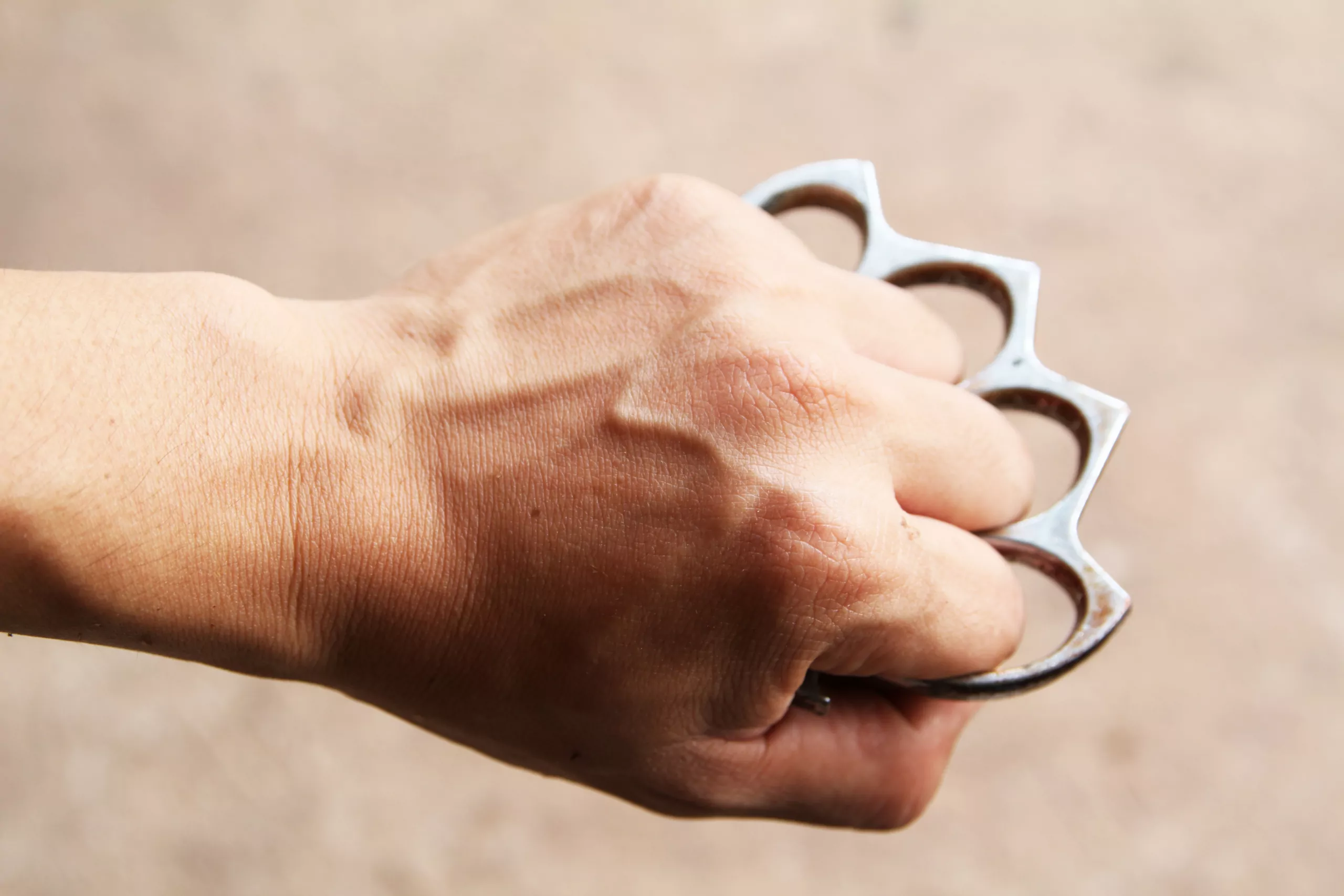 Why are brass knuckles considered an effective weapon? Won't their