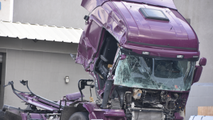 Las Vegas, NV - Police Report Truck Crash, Injuries on 215 S Bltwy at Windmill Ln